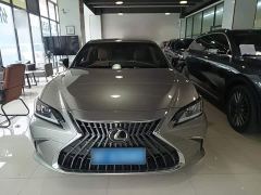 Lexus ES 200 Excellence Edition - photo 2