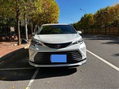 Toyota Sienna 2.5L Hybrid AWD Luxury - фото 2