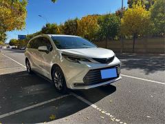 Toyota Sienna 2.5L Hybrid AWD Luxury - фото 3