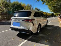 Toyota Sienna 2.5L Hybrid AWD Luxury - фото 4