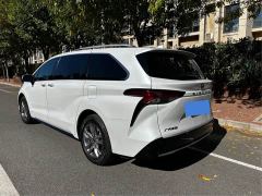 Toyota Sienna 2.5L Hybrid AWD Luxury - фото 5