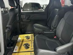 Toyota Sienna 2.5L Hybrid AWD Luxury - фото 8