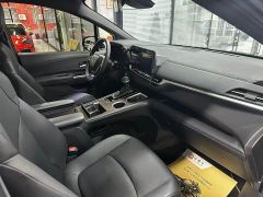 Toyota Sienna 2.5L Hybrid AWD Luxury - фото 9