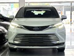 Toyota Sienna 2.5L Hybrid Premium Edition - фото 2
