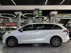 Toyota Sienna 2.5L Hybrid Premium Edition - фото 3