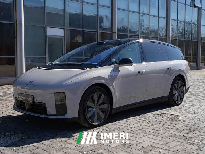 Li Auto i8 Standard Edition - ავტომობილი ჩინეთიდან