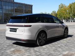 Li Auto i8 Standard Edition - ფოტო 5