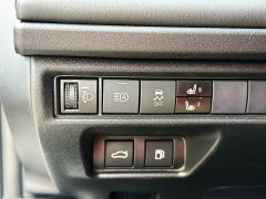 Toyota Camry Hybrid 2.0L HGVP Luxury - фото 13