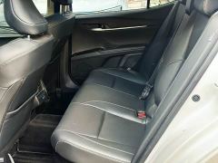 Toyota Camry Hybrid 2.0L HGVP Luxury - фото 14