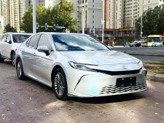 Toyota Camry Hybrid 2.0L HGVP Luxury - фото 3