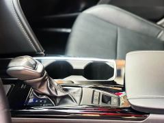 Toyota Camry Hybrid 2.0L HGVP Luxury - фото 9