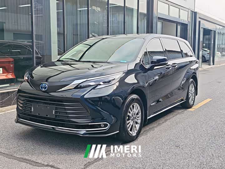Toyota Sienna 2.5L Hybrid Comfort Edition - автомобиль из Китая