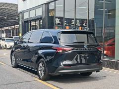 Toyota Sienna 2.5L Hybrid Comfort Edition - фото 8