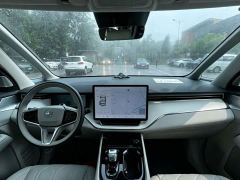 Volvo EM90 Ultra Six-Seater - фото 7