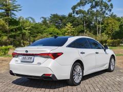 Toyota Avalon Hybrid 2.5L XLE Premium - фото 4