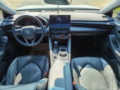 Toyota Avalon Hybrid 2.5L XLE Premium - фото 9