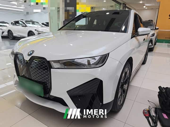 BMW iX Facelift xDrive40 - автомобиль из Китая