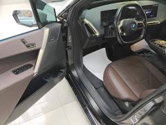 BMW iX Facelift xDrive40 - фото 15