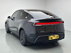 Tesla Model Y Rear-Wheel Drive - ფოტო 7