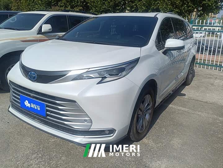 Toyota Sienna 2.5L Hybrid Platinum Edition - car from China