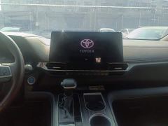Toyota Sienna 2.5L Hybrid Platinum Edition - photo 13