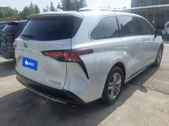 Toyota Sienna 2.5L Hybrid Platinum Edition - photo 3