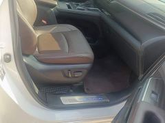 Toyota Sienna 2.5L Hybrid Platinum Edition - photo 8