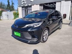 Toyota Sienna 2.5L Hybrid Premium Edition - фото 1