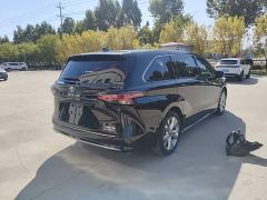 Toyota Sienna 2.5L Hybrid Premium Edition - фото 6
