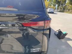 Toyota Sienna 2.5L Hybrid Premium Edition - фото 7