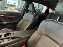 Toyota Camry Hybrid 2.5L XLE Premium - photo 10