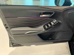 Toyota Camry Hybrid 2.5L XLE Premium - photo 9