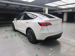 Tesla Model Y Rear-Wheel Drive - ფოტო 2