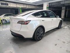 Tesla Model Y Rear-Wheel Drive - ფოტო 3