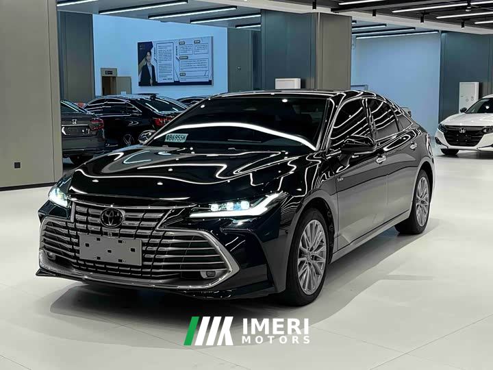 Toyota Camry Hybrid 2.0L Premium - автомобиль из Китая