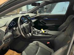 Toyota Camry Hybrid 2.0L Premium - фото 11