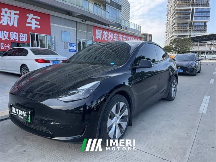 Tesla Model Y Rear-Wheel Drive - автомобиль из Китая