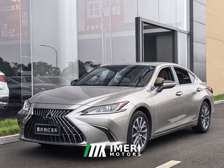 Lexus ES 300h Excellence Edition - автомобиль из Китая