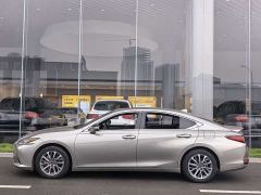 Lexus ES 300h Excellence Edition - фото 2