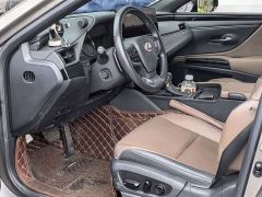 Lexus ES 300h Excellence Edition - фото 6