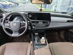 Lexus ES 300h Excellence Edition - фото 7