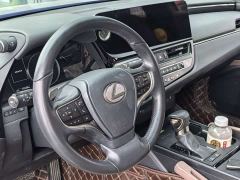 Lexus ES 300h Excellence Edition - фото 8