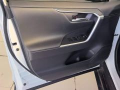 Toyota RAV4 2.5L E-CVTAWDPlus Edition - фото 7
