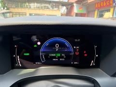 Toyota Camry Hybrid 2.0L HGVP Luxury - фото 11