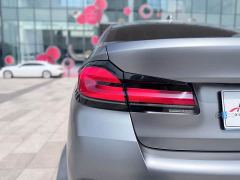 BMW 5 Series Facelift 530Li Luxury M Sport Package - photo 9