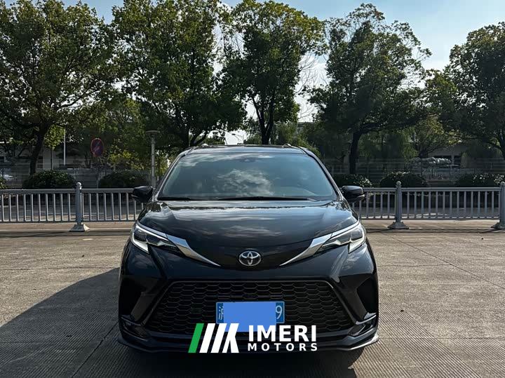 Toyota Grevias 2.5L Hybrid Premium VIP Edition - car from China