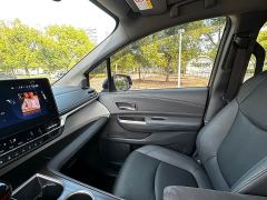 Toyota Grevias 2.5L Hybrid Premium VIP Edition - photo 16