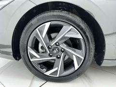 Hyundai Elantra 1.5L CVT TOP Premier Edition - фото 8