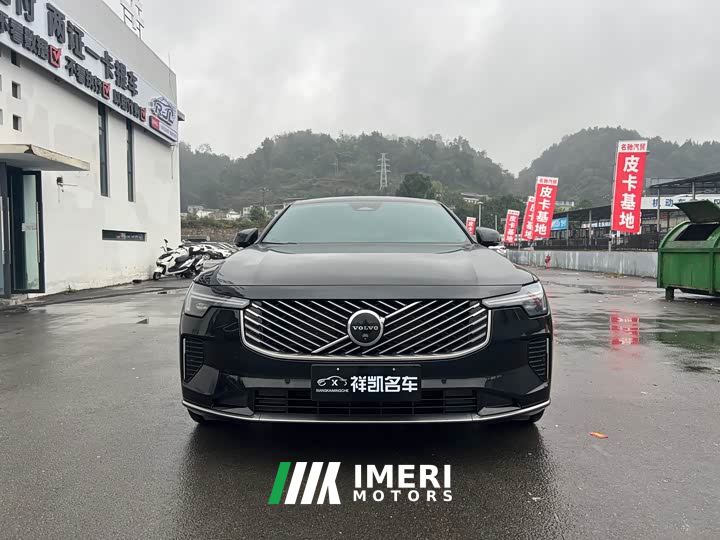 Volvo S90 B5 Dynamic Edition - автомобиль из Китая