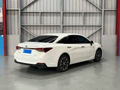 Toyota Avalon Hybrid 2.5L Luxury - фото 7